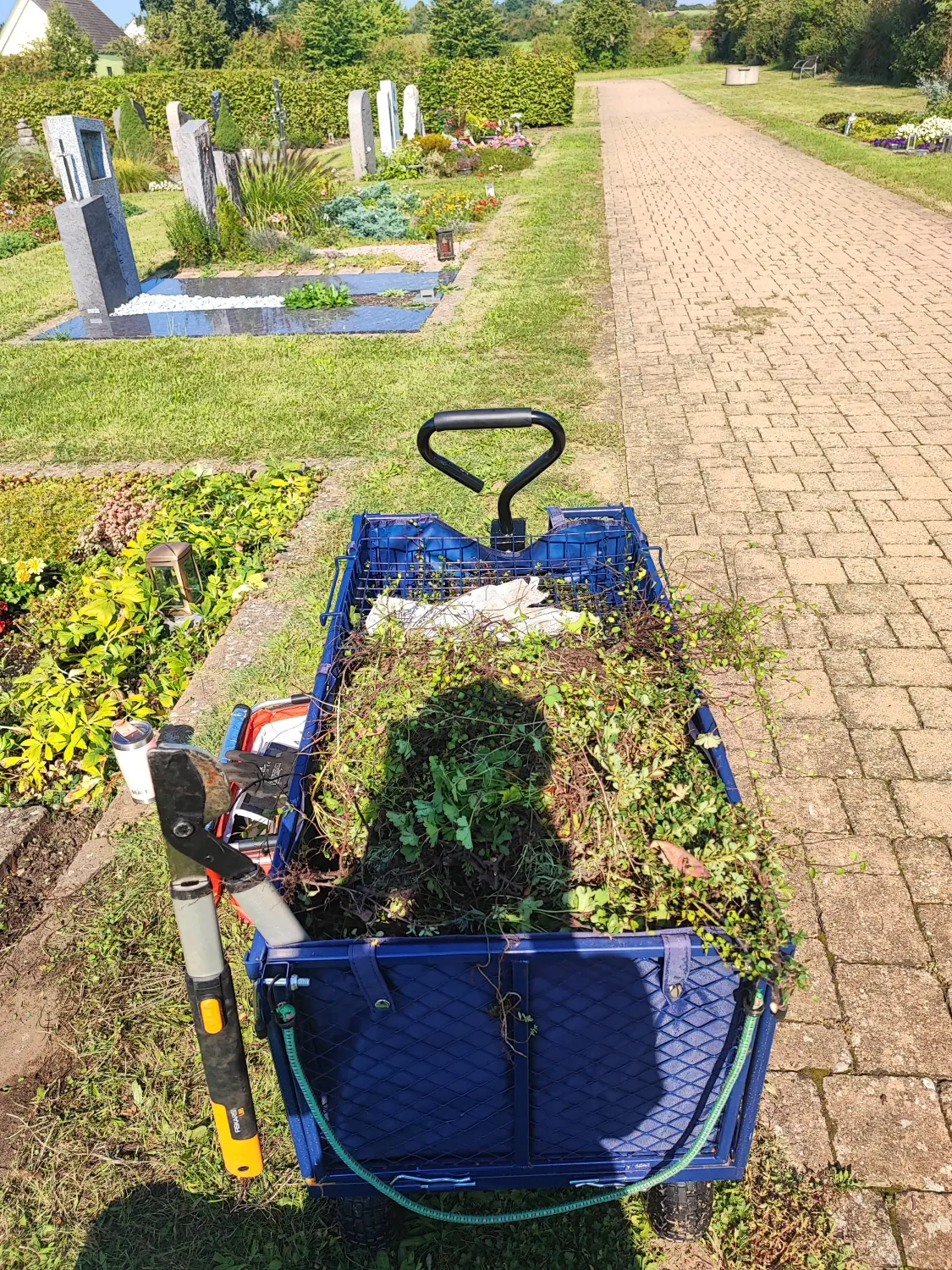 Die Gartenfee, Friedhofsgartenreinigung